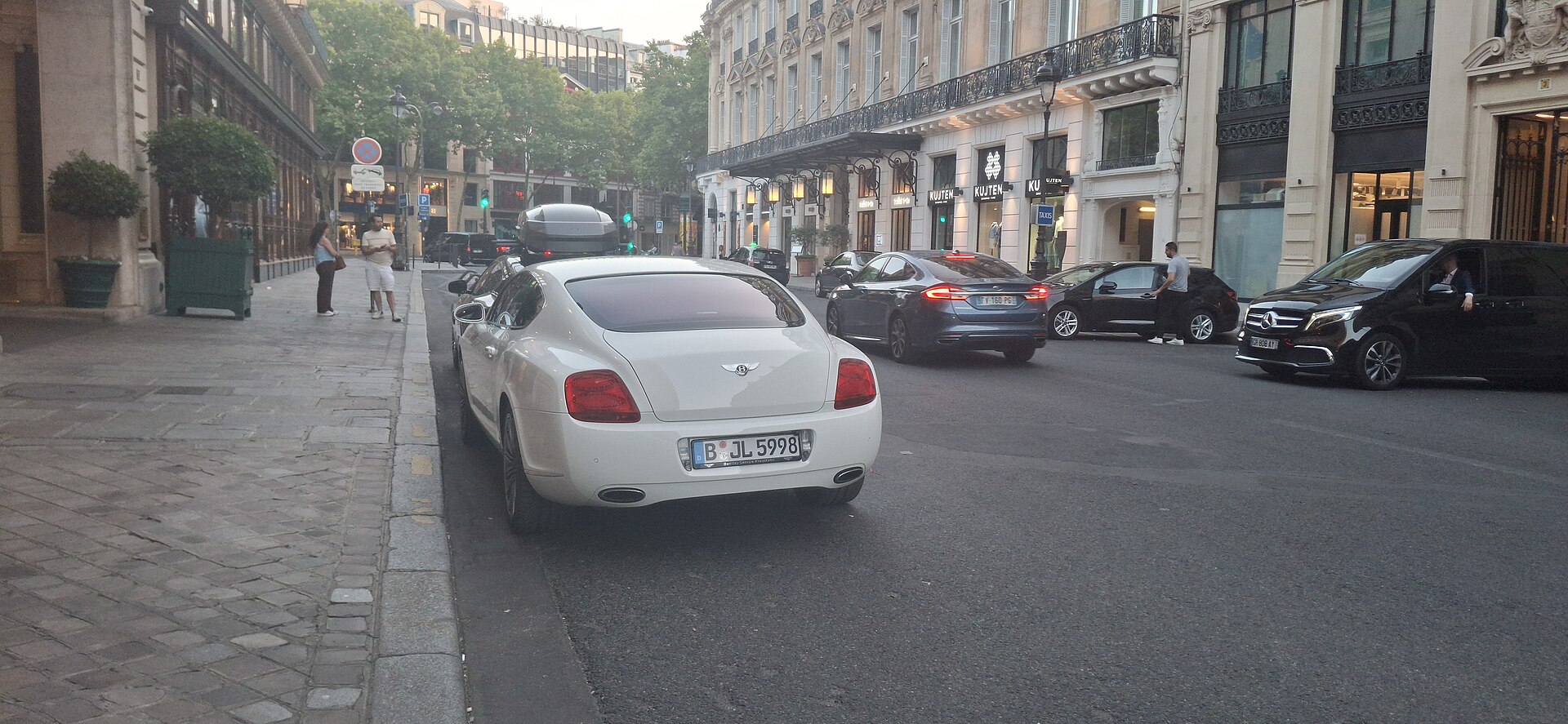 Bentley continental gt in Paris