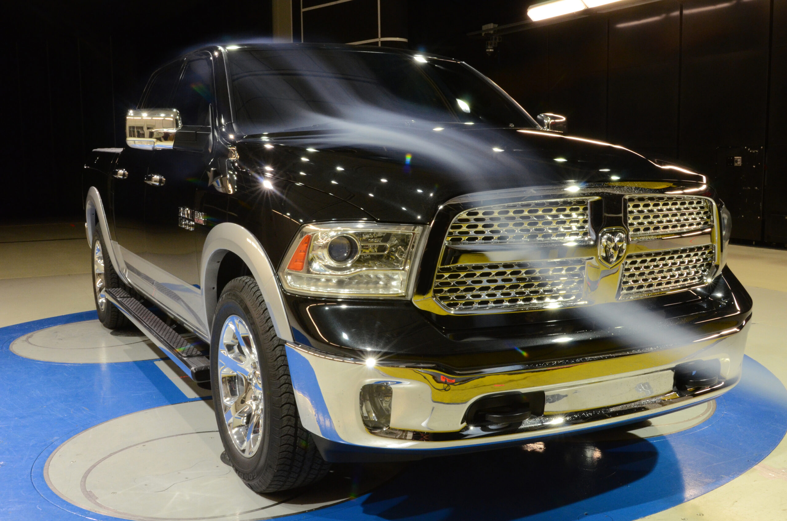 2013 Ram 1500 pickup truck press photo, exterior view