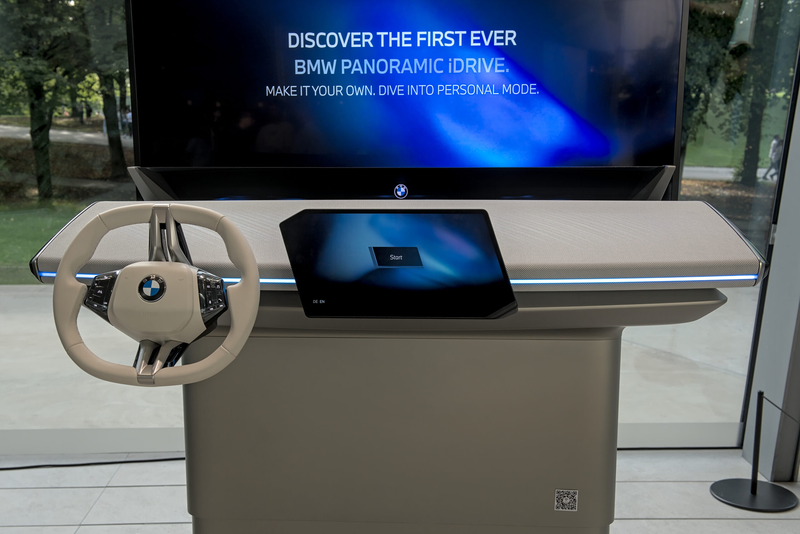 BMW Panoramic iDrive display
