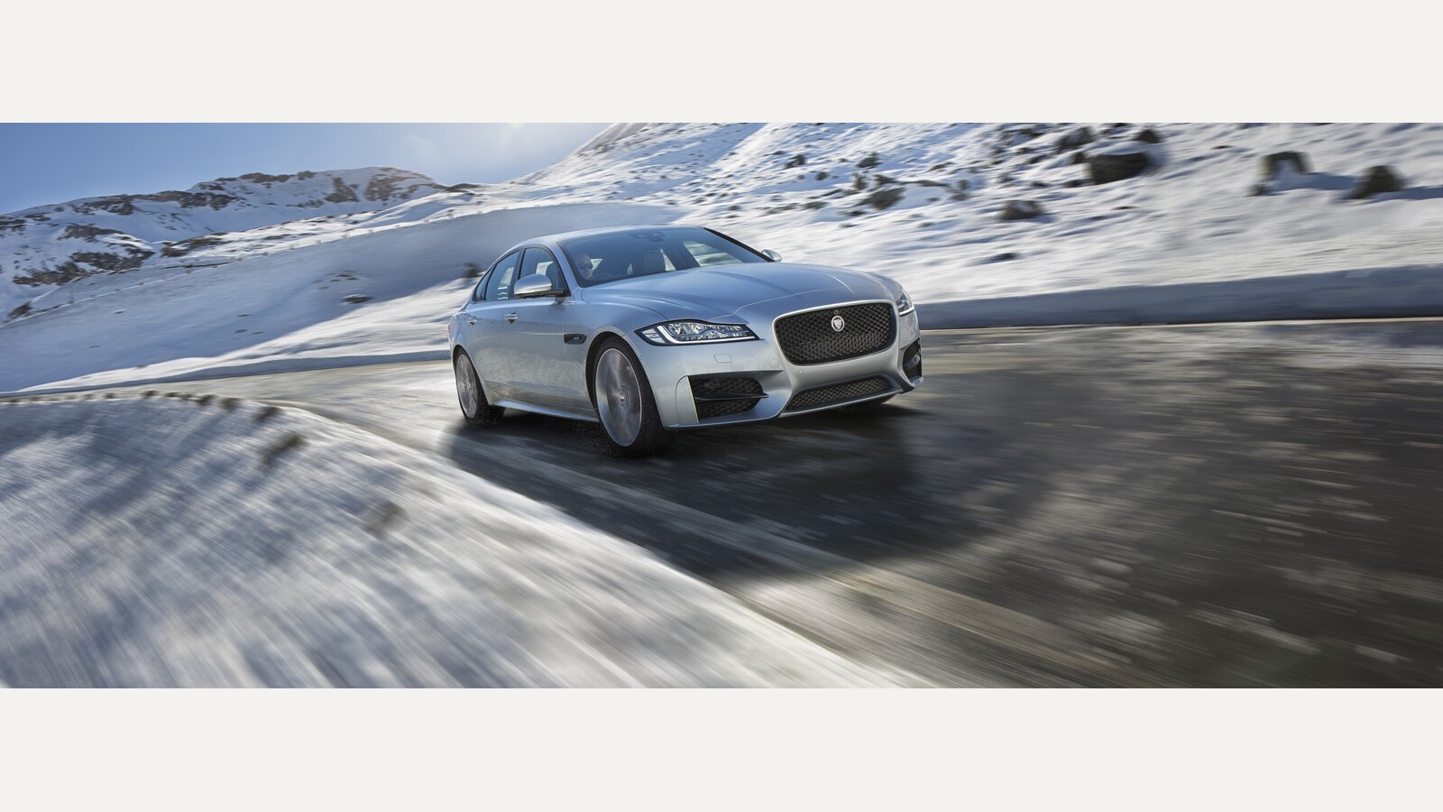 Jaguar XF X260 used guide cabin and equipment official image