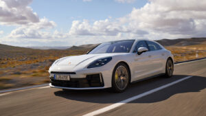 PCP vs HP Porsche Panamera official image 1