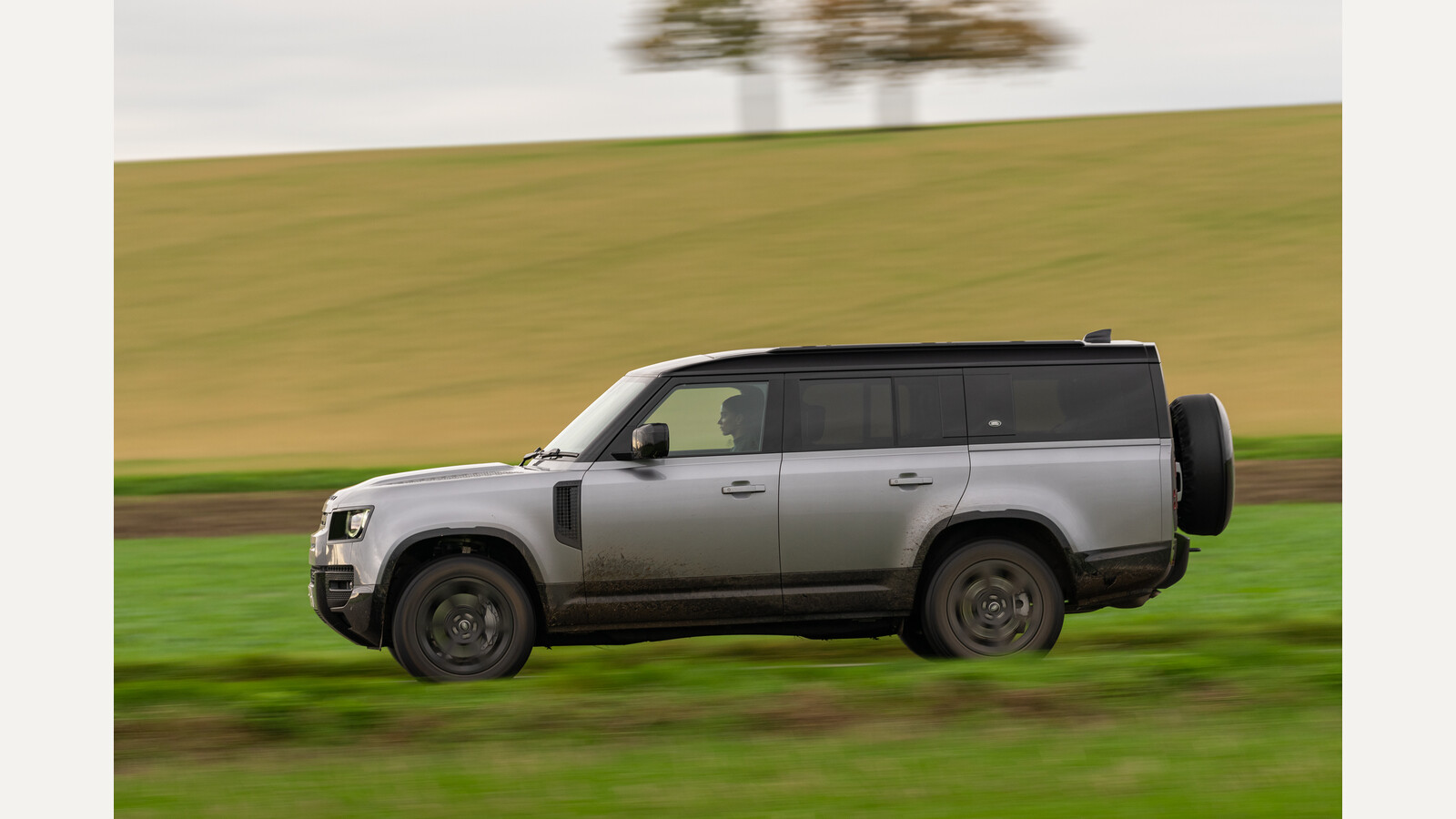 Land Rover Defender L663 used guide front three-quarter official image