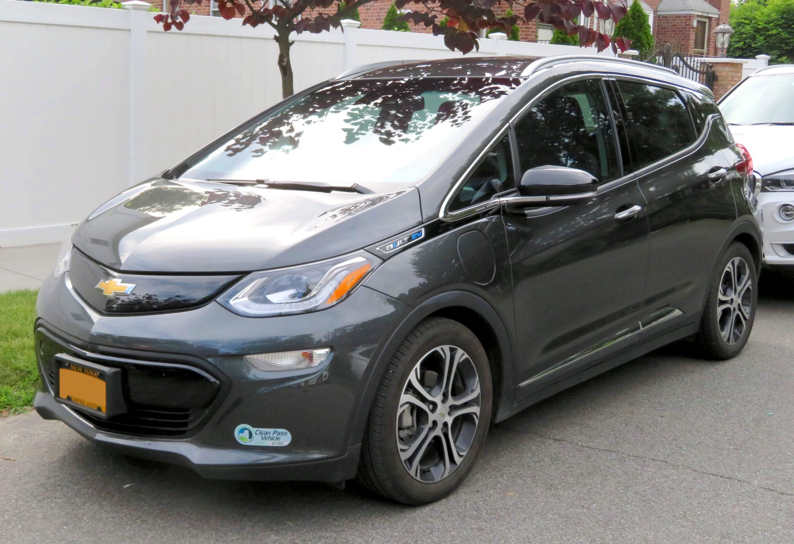 2017 Chevrolet Bolt EV Premier in white parked outdoors