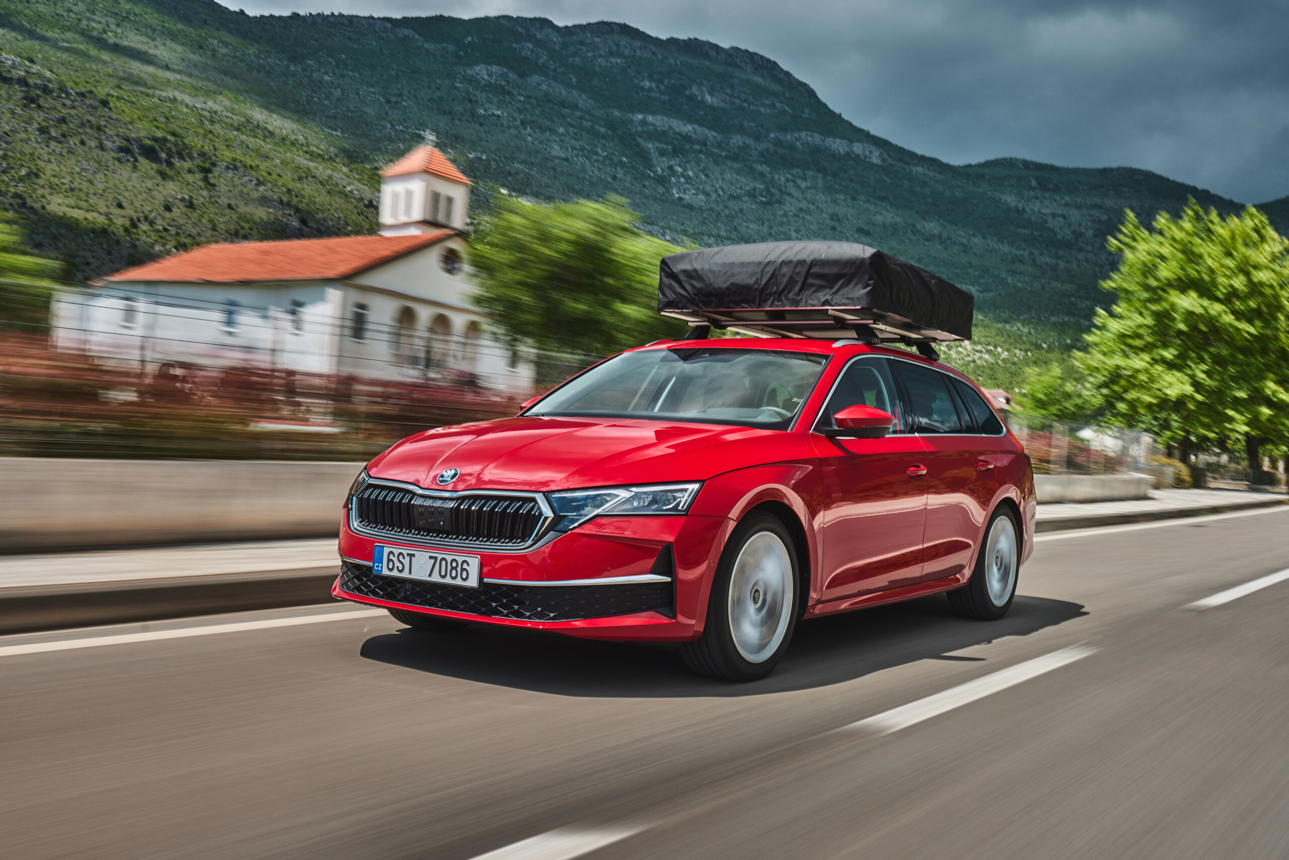 Best used petrol estate under £15,000 UK 2026 Skoda Octavia Estate hero