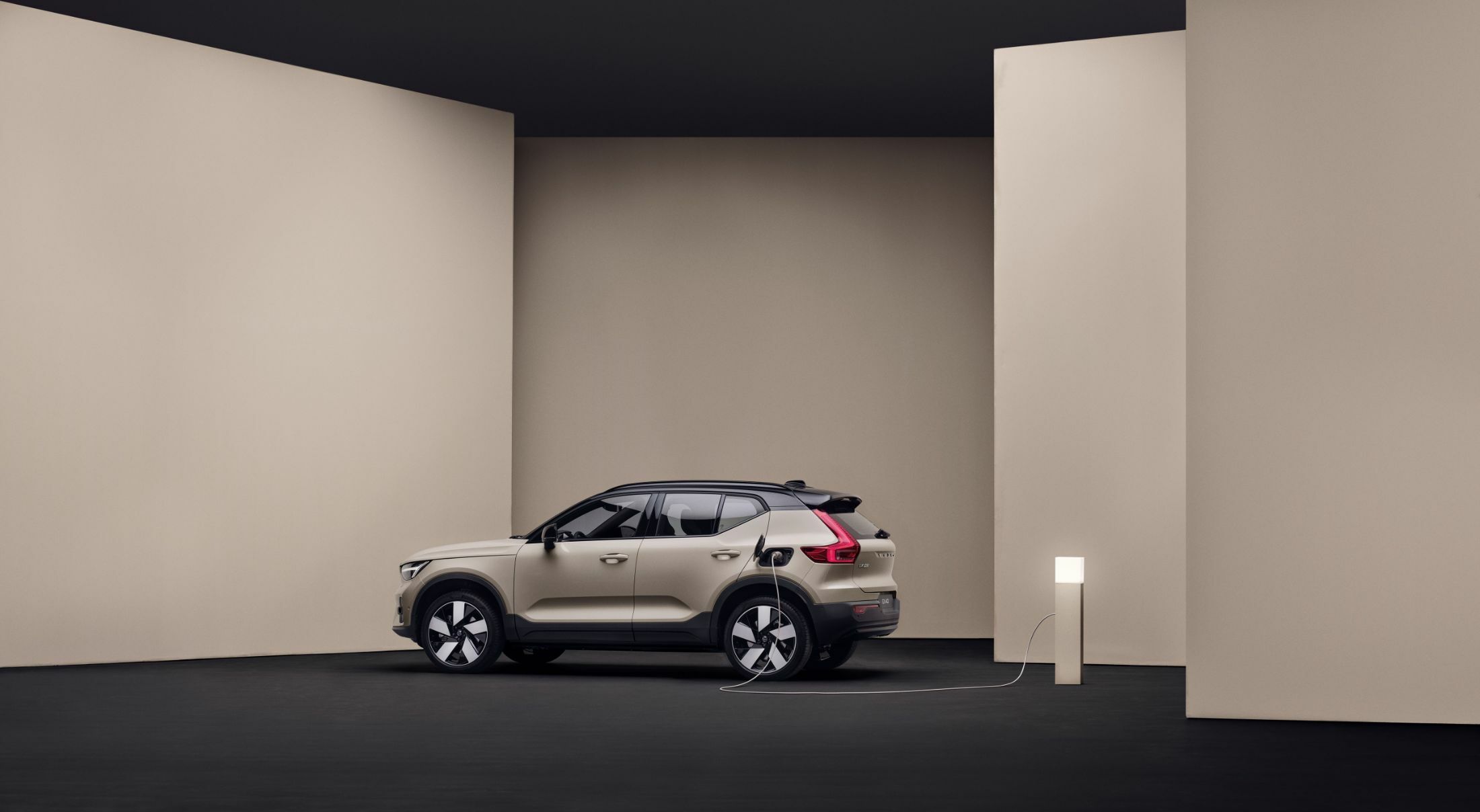 Volvo EX40 rear, the Single Motor trim that makes the salary sacrifice numbers work