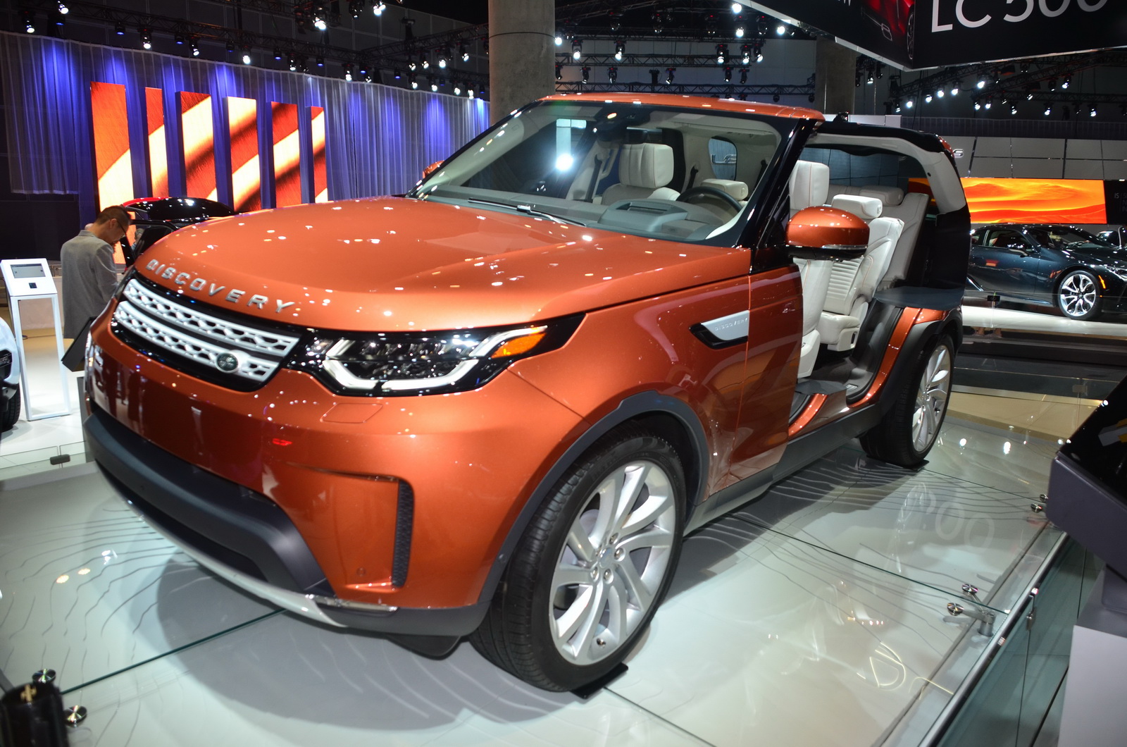 Land Rover Discovery interior, buy on history to manage reliability risk