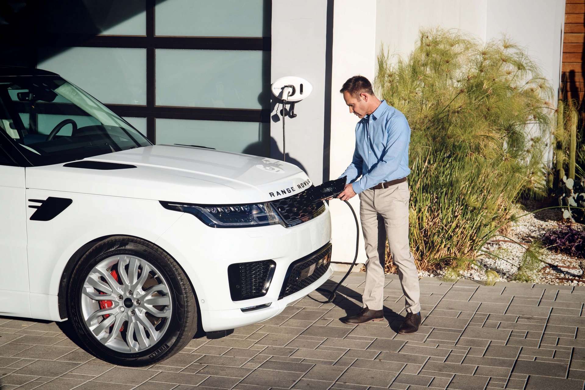 Premium SUV depreciation drives negative equity on car finance