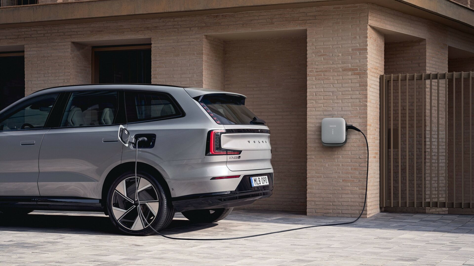 Volvo EX90 interior UK salary sacrifice 2026