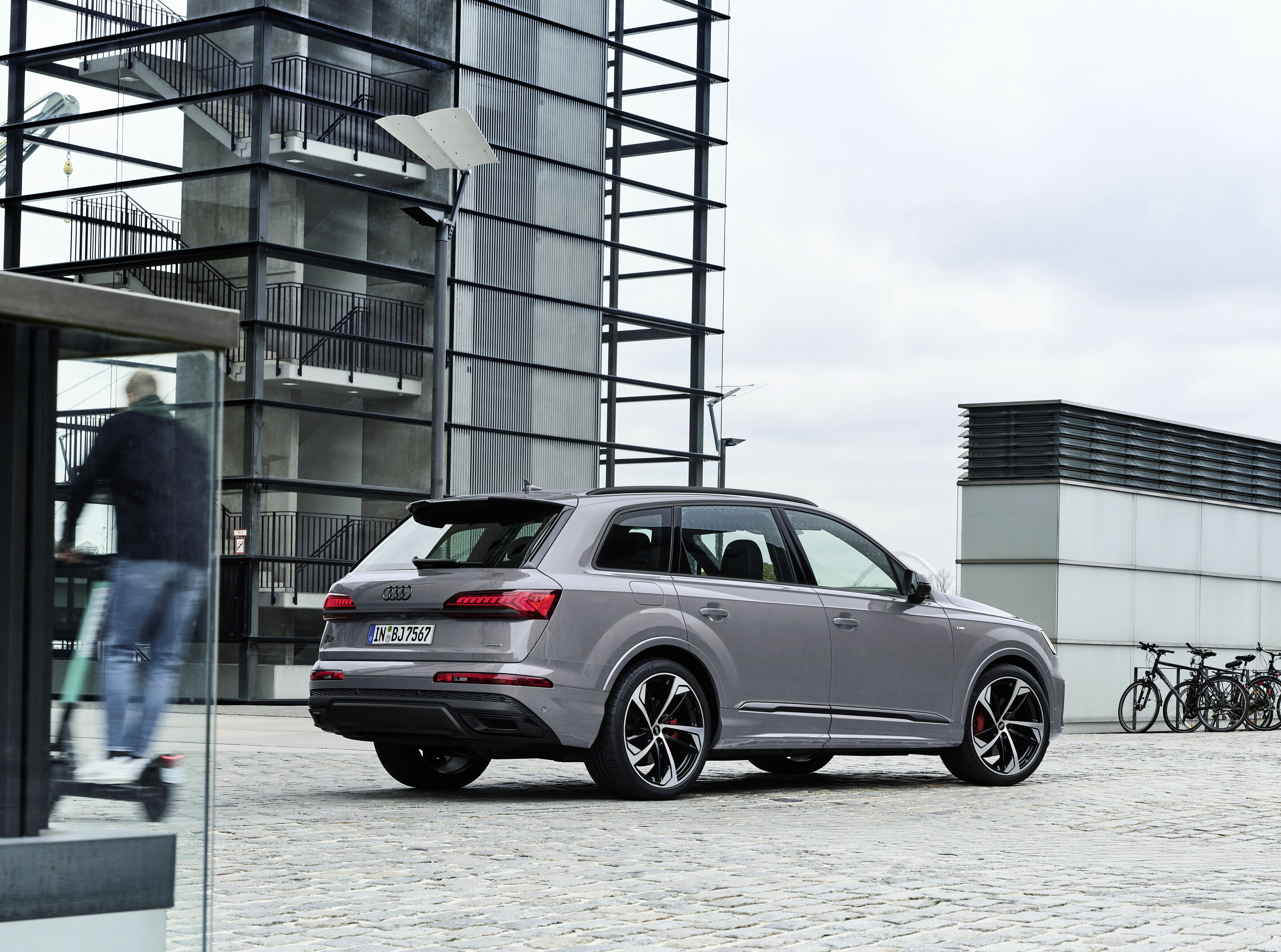 Audi Q7 4M facelift rear view at IAA 2019