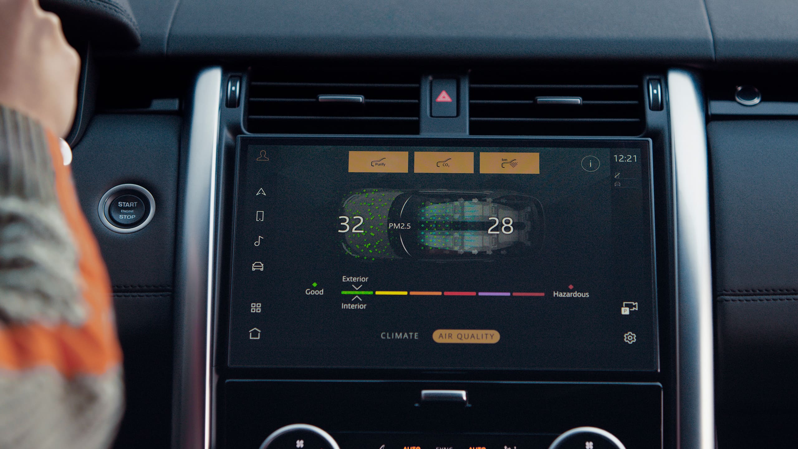 Land Rover Discovery infotainment system, towing capacity 3500 kg