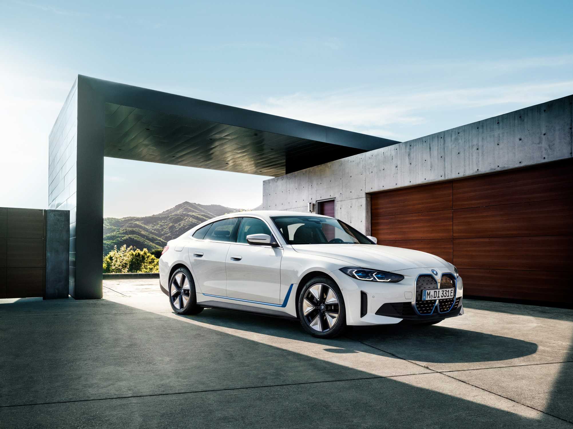 BMW i4 high-voltage battery warranty for used EV buys