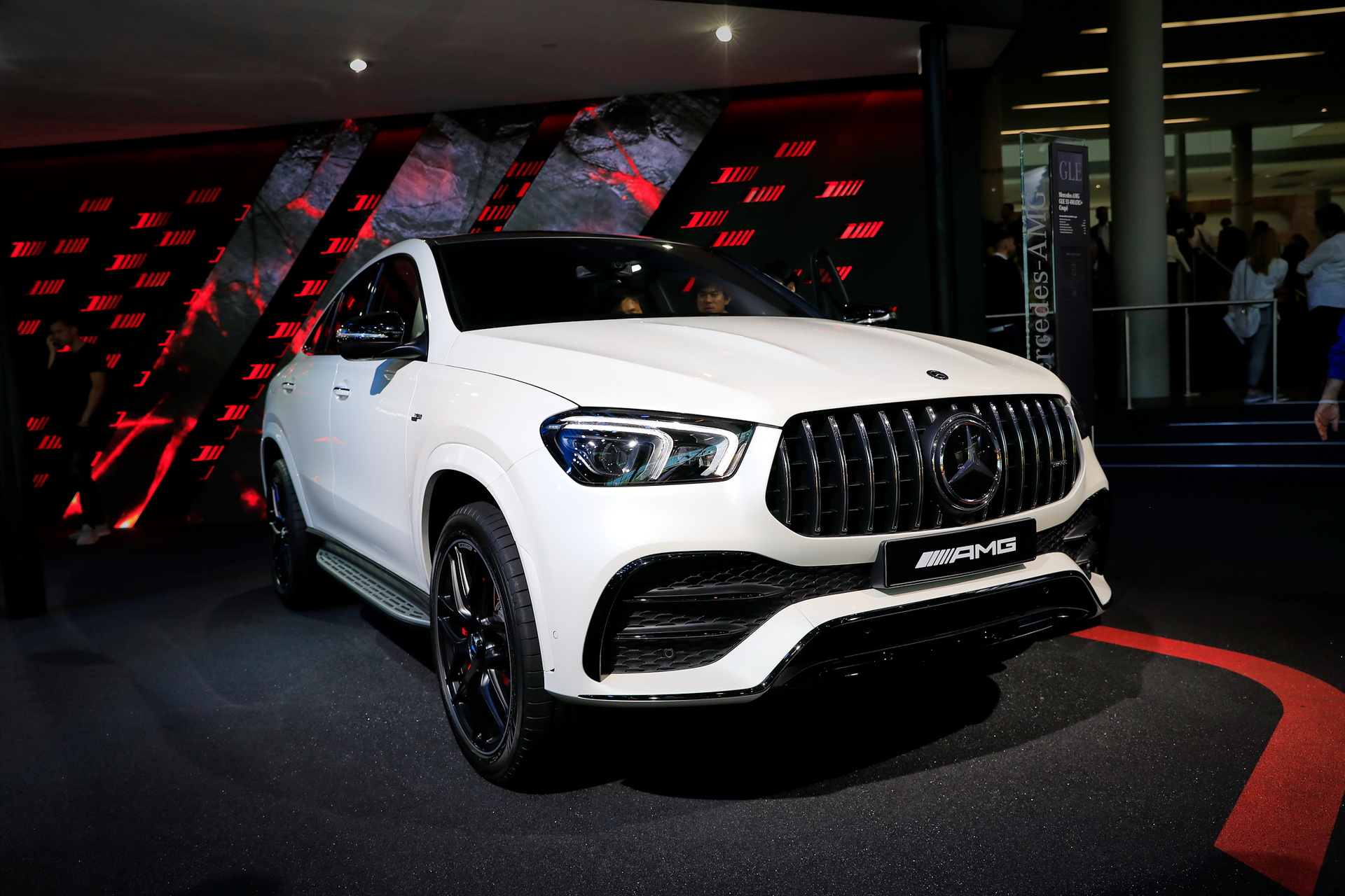 Mercedes GLE Coupe used C167 front grille and headlights