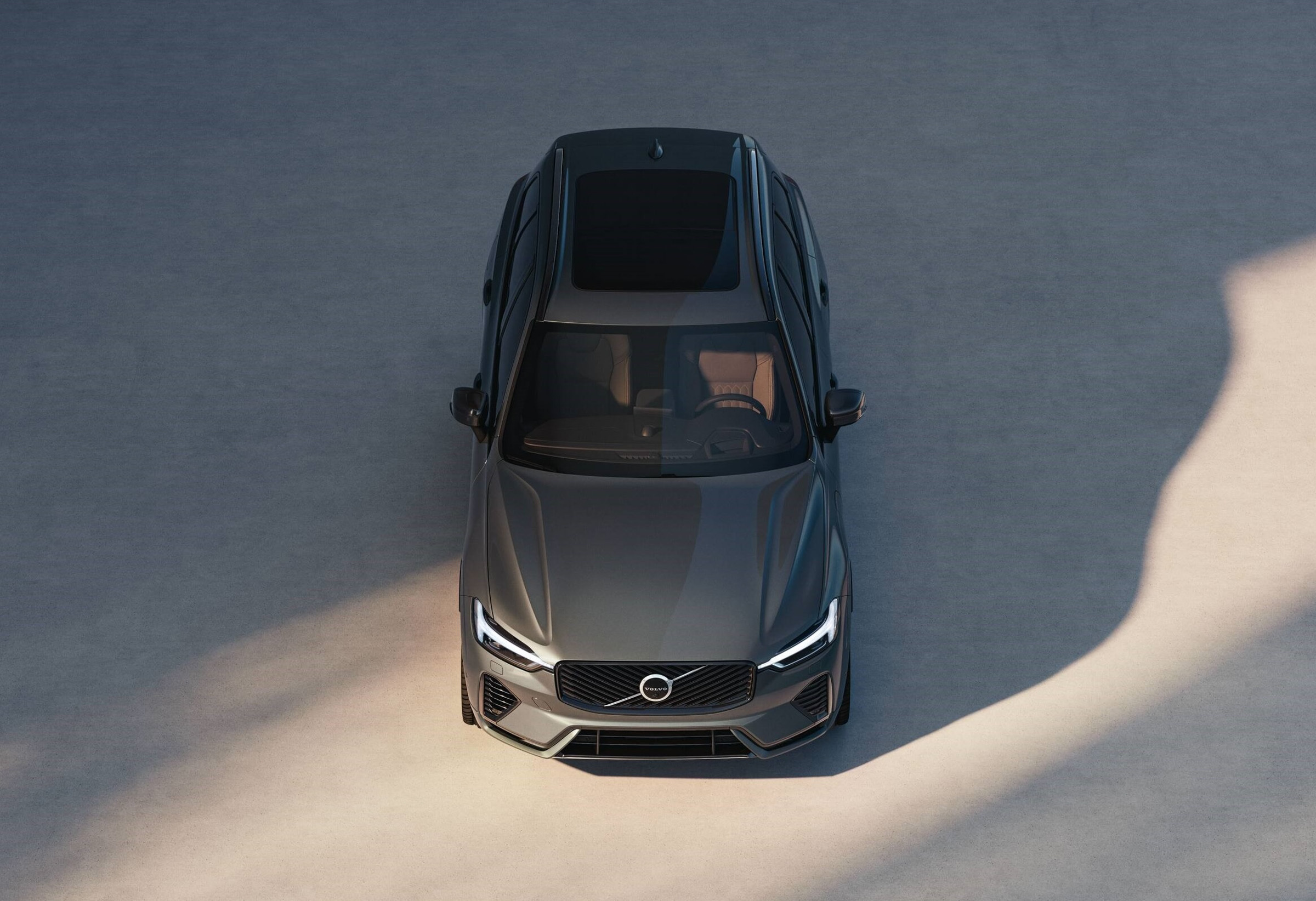 Premium PHEV vs EV used buying choice, a Volvo XC60 T8 plug-in hybrid SUV