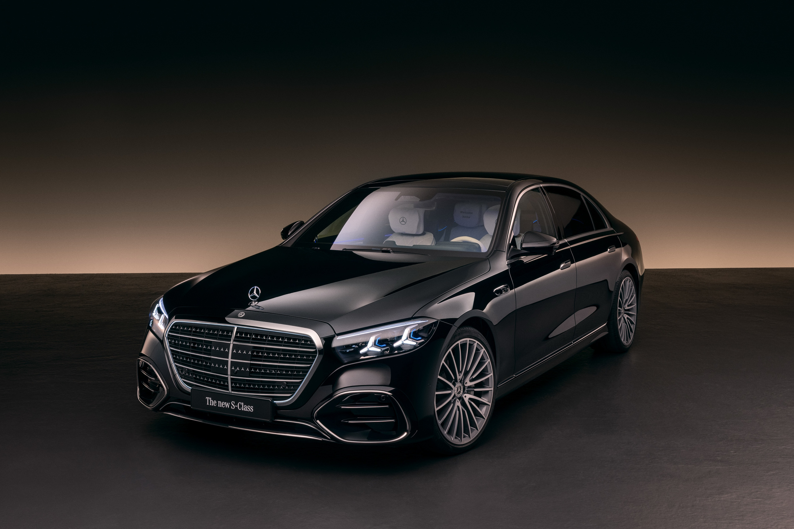 Mercedes S-Class facelift 2026 studio shot showing the larger illuminated grille