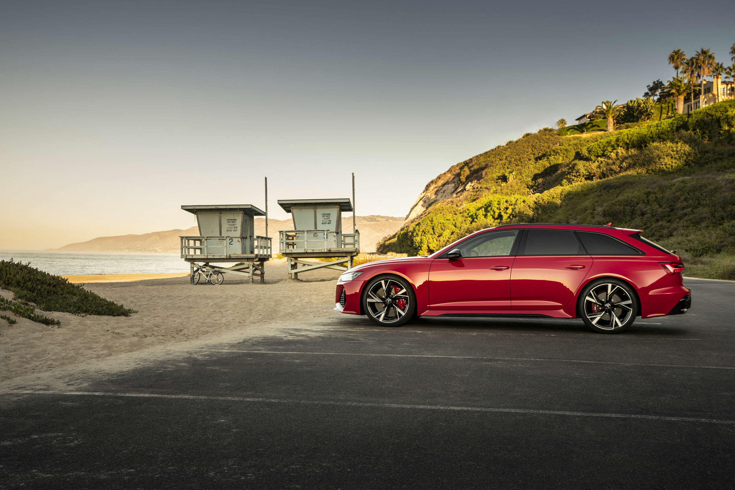 Audi RS6 C8 used Avant rear three-quarter view