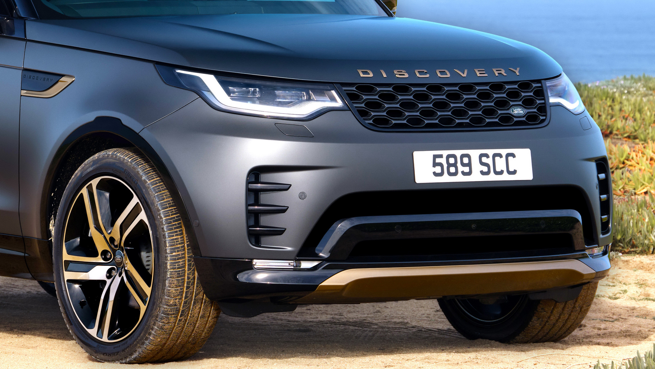 Land Rover Discovery, an MHEV model in the JLR mild hybrid recall