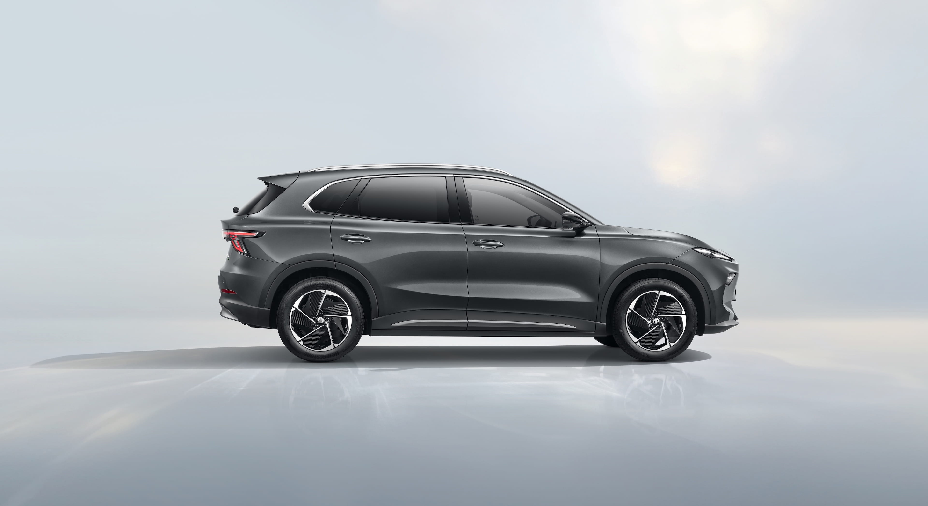 MGS5 EV SUV, the successor to the MG5 EV estate for salary sacrifice buyers