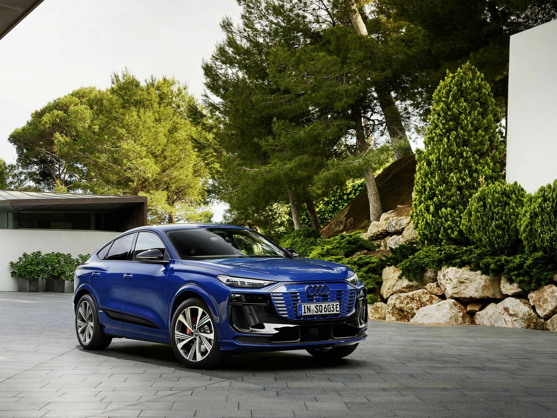 Audi SQ6 e-tron Sportback, a premium electric SUV on a driveway