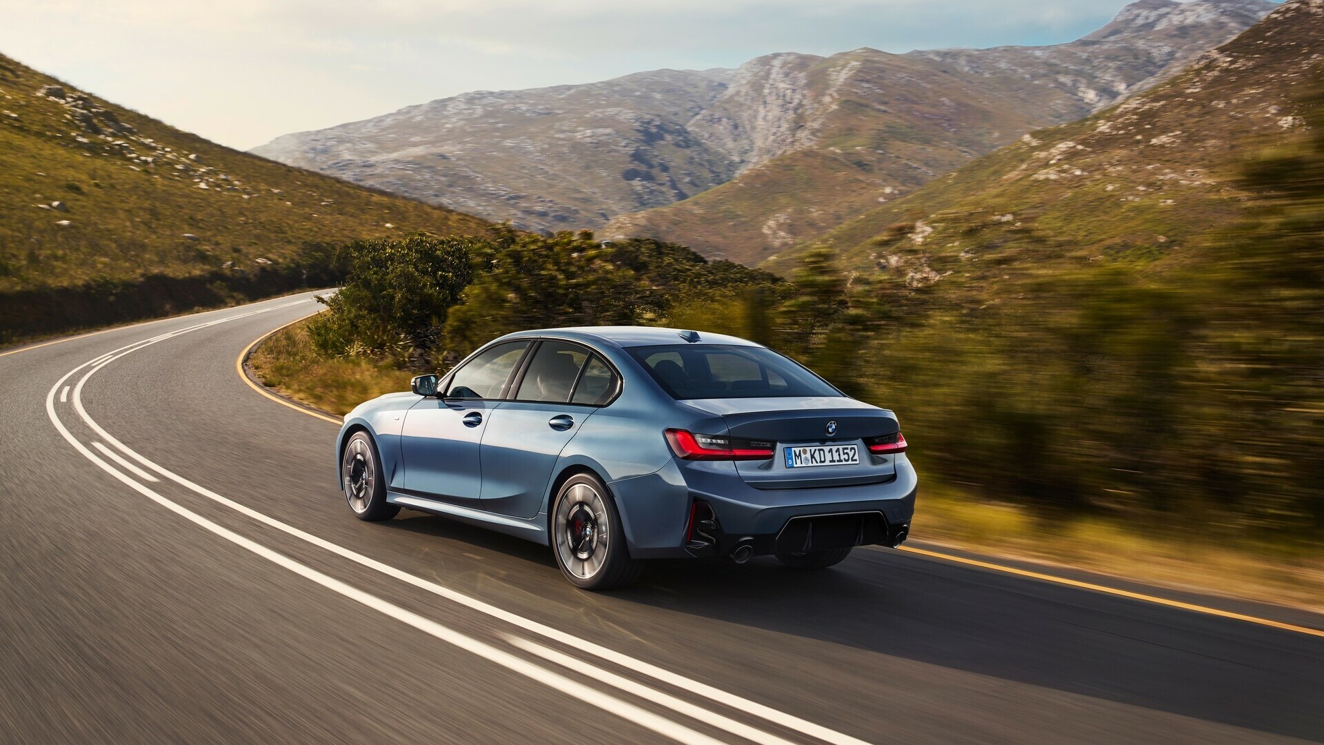 BMW 3 Series G20 rear view, real-world mpg explainer