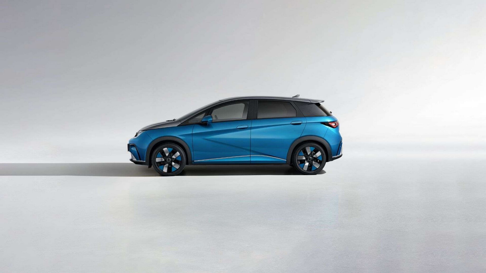 BYD Dolphin side profile, 0% APR PCP finance