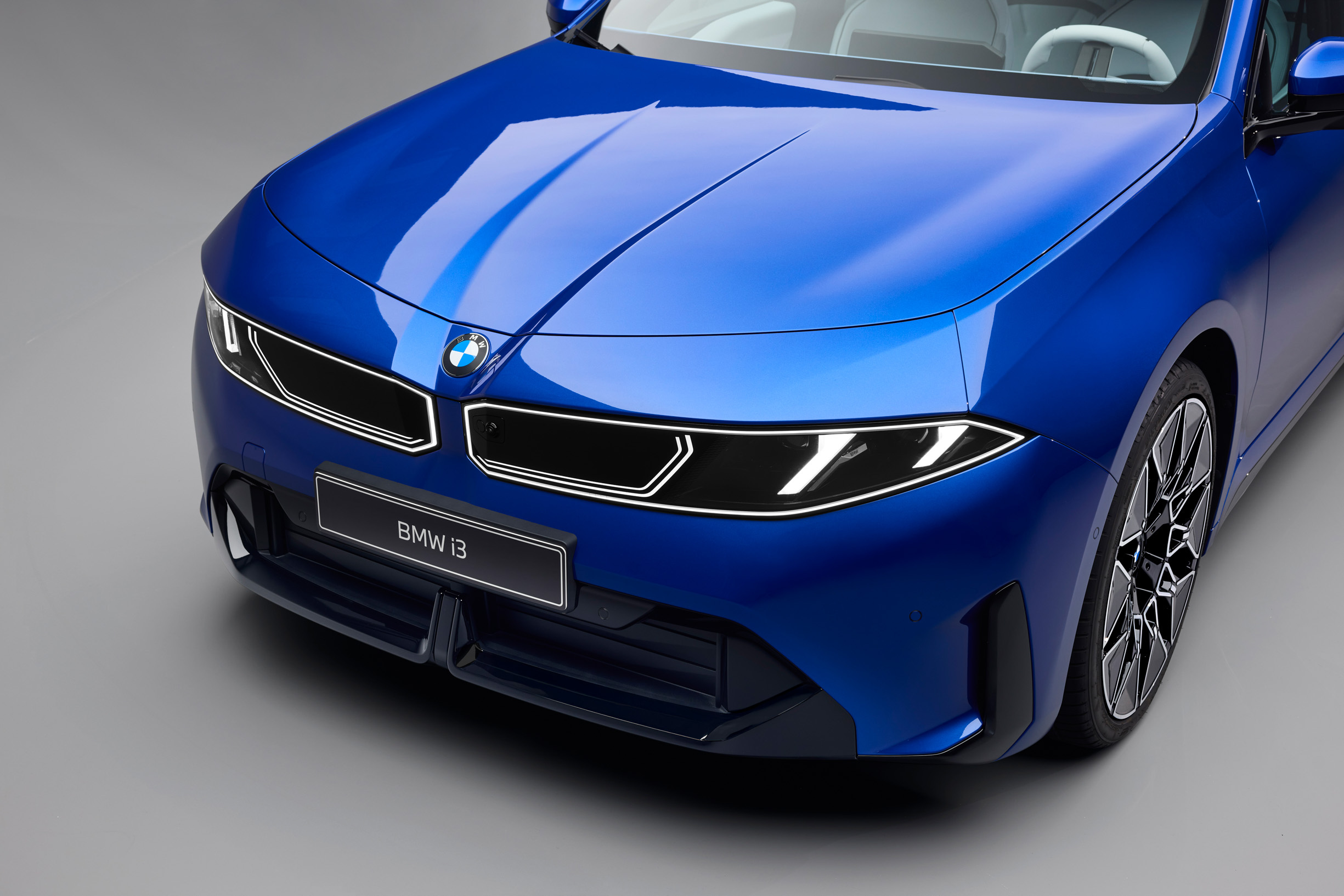 New BMW i3 electric 3 Series front three-quarter showing the Neue Klasse kidney grille