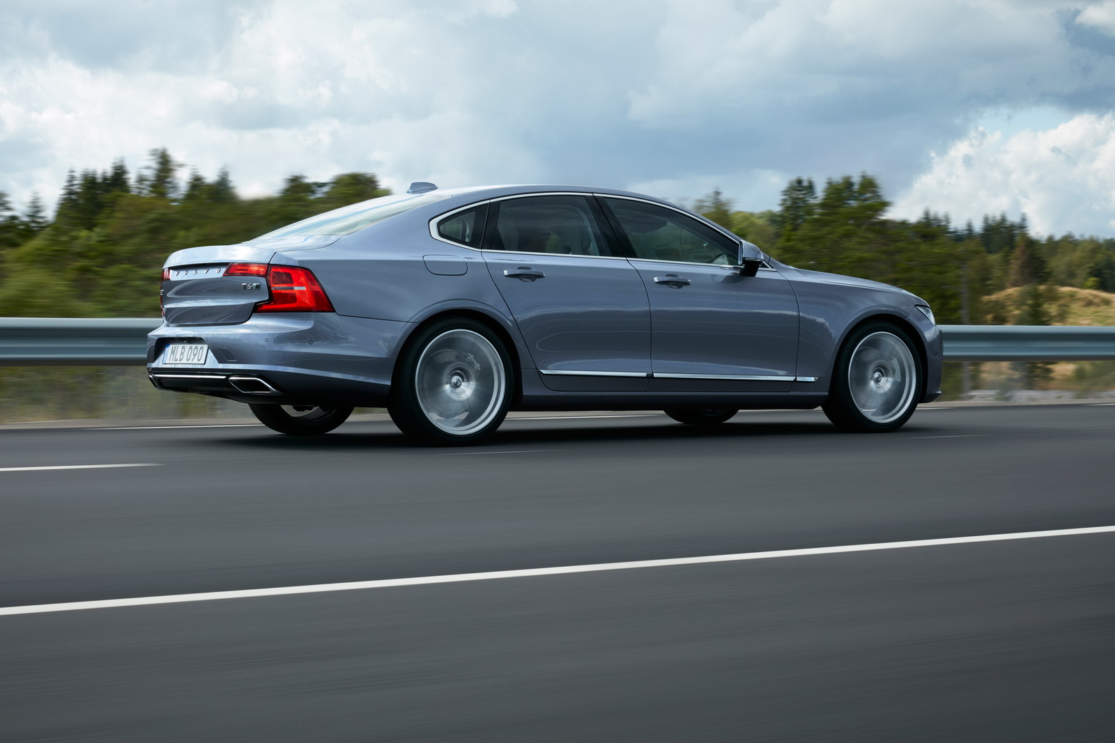 Volvo S90 used buyer's guide: Mk2 rear three-quarter showing the C-shaped tail lights and boot line