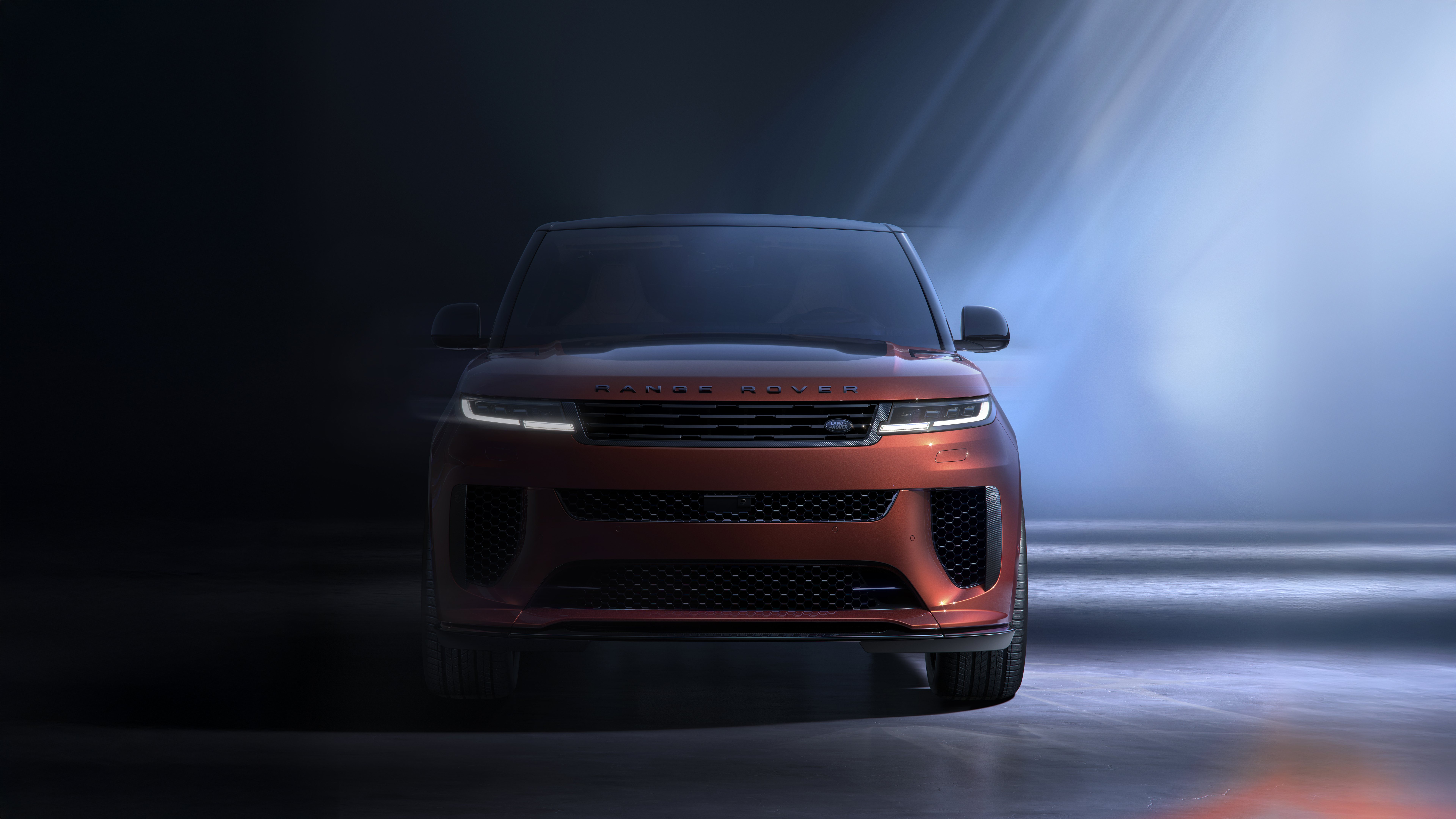 Range Rover front grille detail for a guaranteed future value PCP explainer