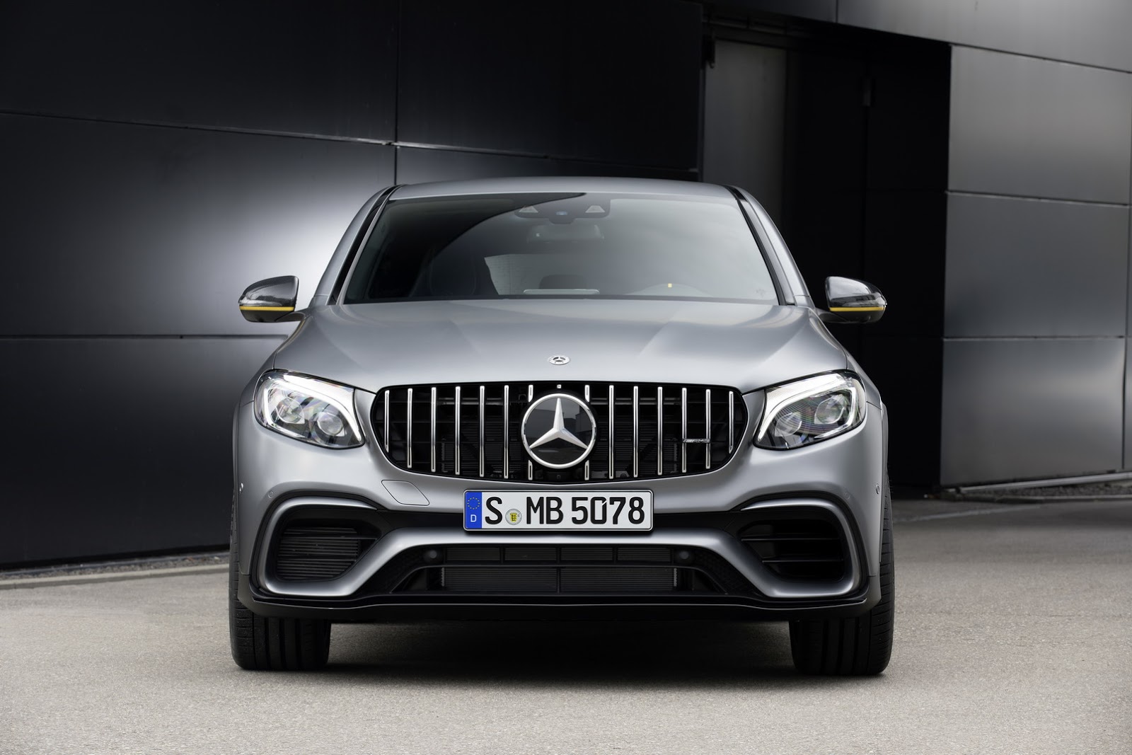 Mercedes-AMG GLC 63 Coupe C253 head-on front grille