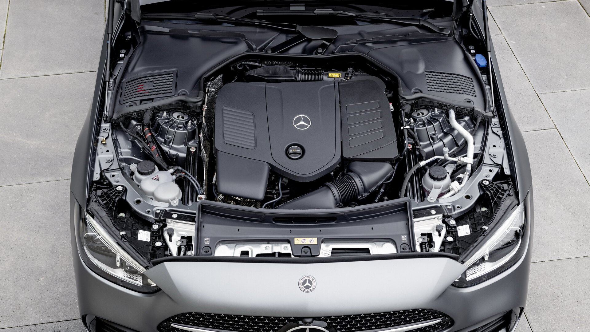 Mercedes C-Class W206 four-cylinder engine bay with 48-volt mild-hybrid starter-generator
