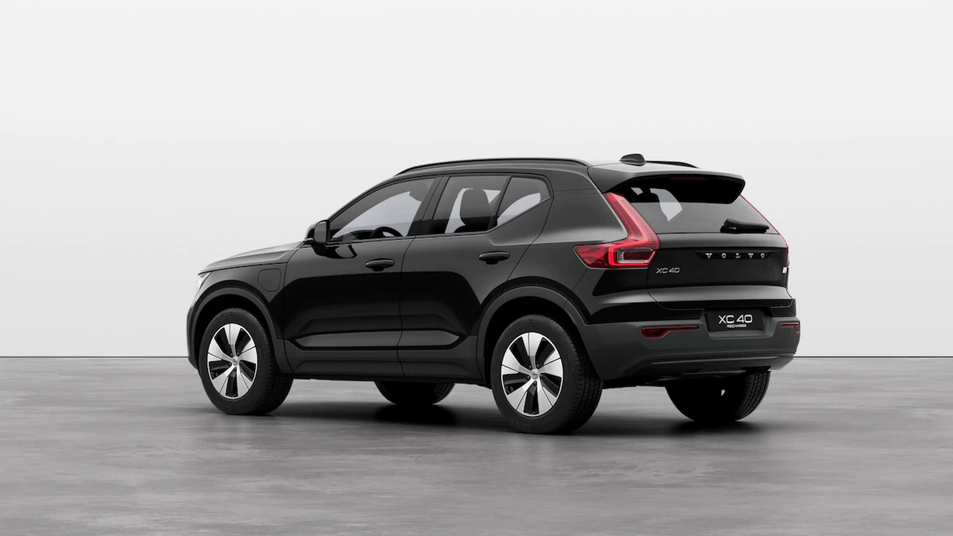 Volvo XC40 used buyer's guide rear three-quarter view