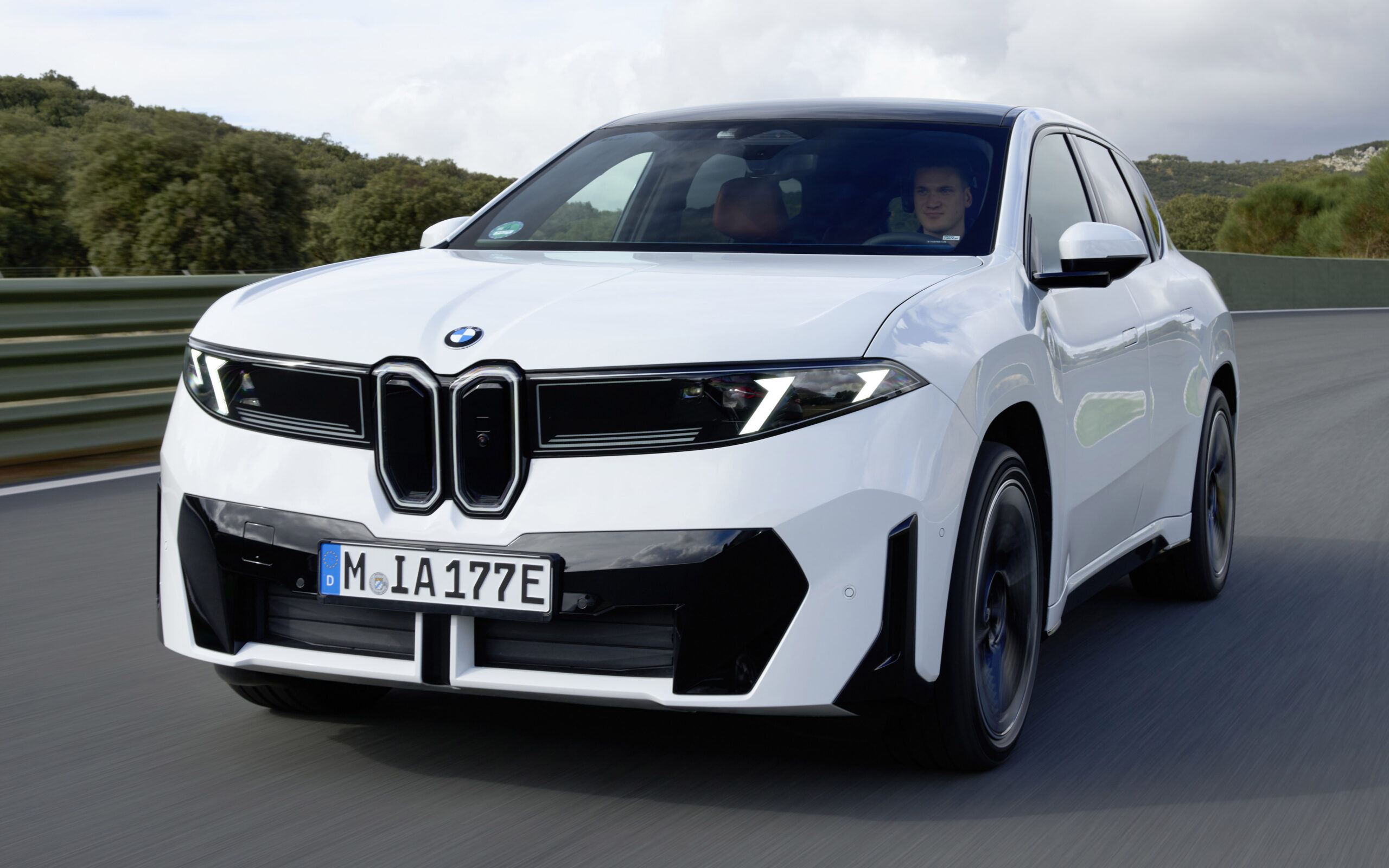 BMW iX3 50 xDrive side profile, the 500-mile range salary sacrifice EV