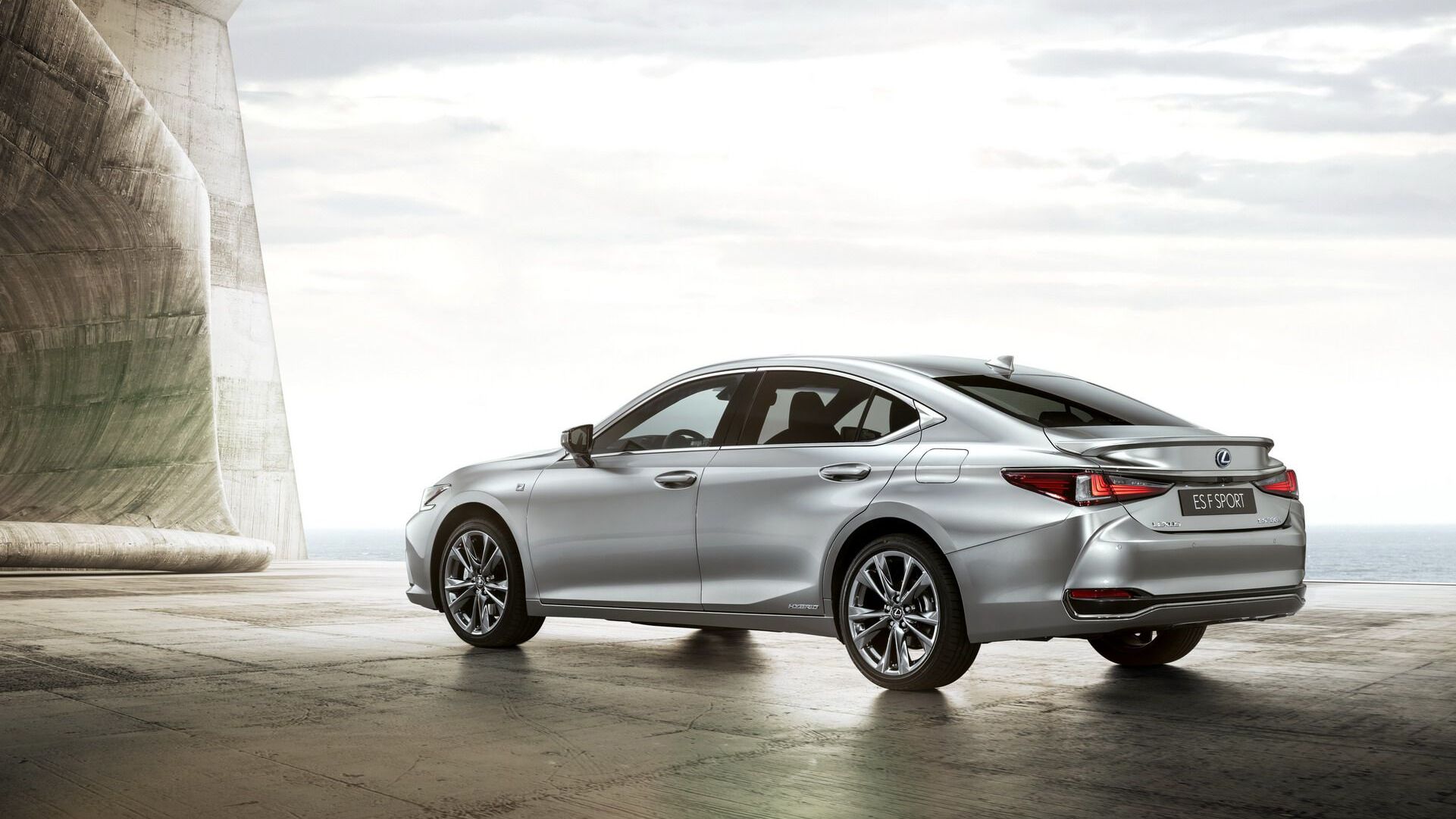 Lexus ES 300h F Sport rear three-quarter, the executive saloon profile covered in this used buyer's guide