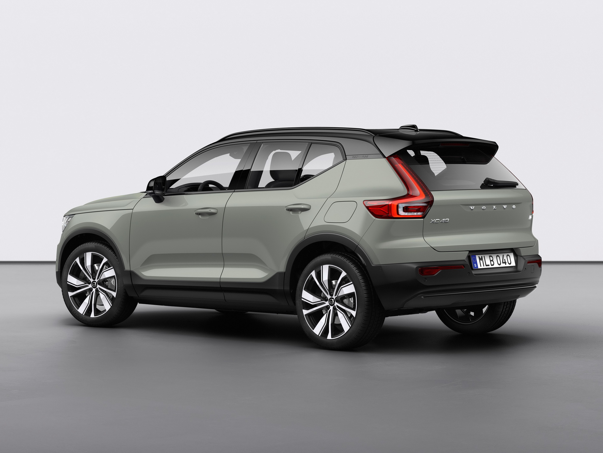 Volvo XC40 Recharge rear three-quarter, eight-year battery warranty transfers to used buyers
