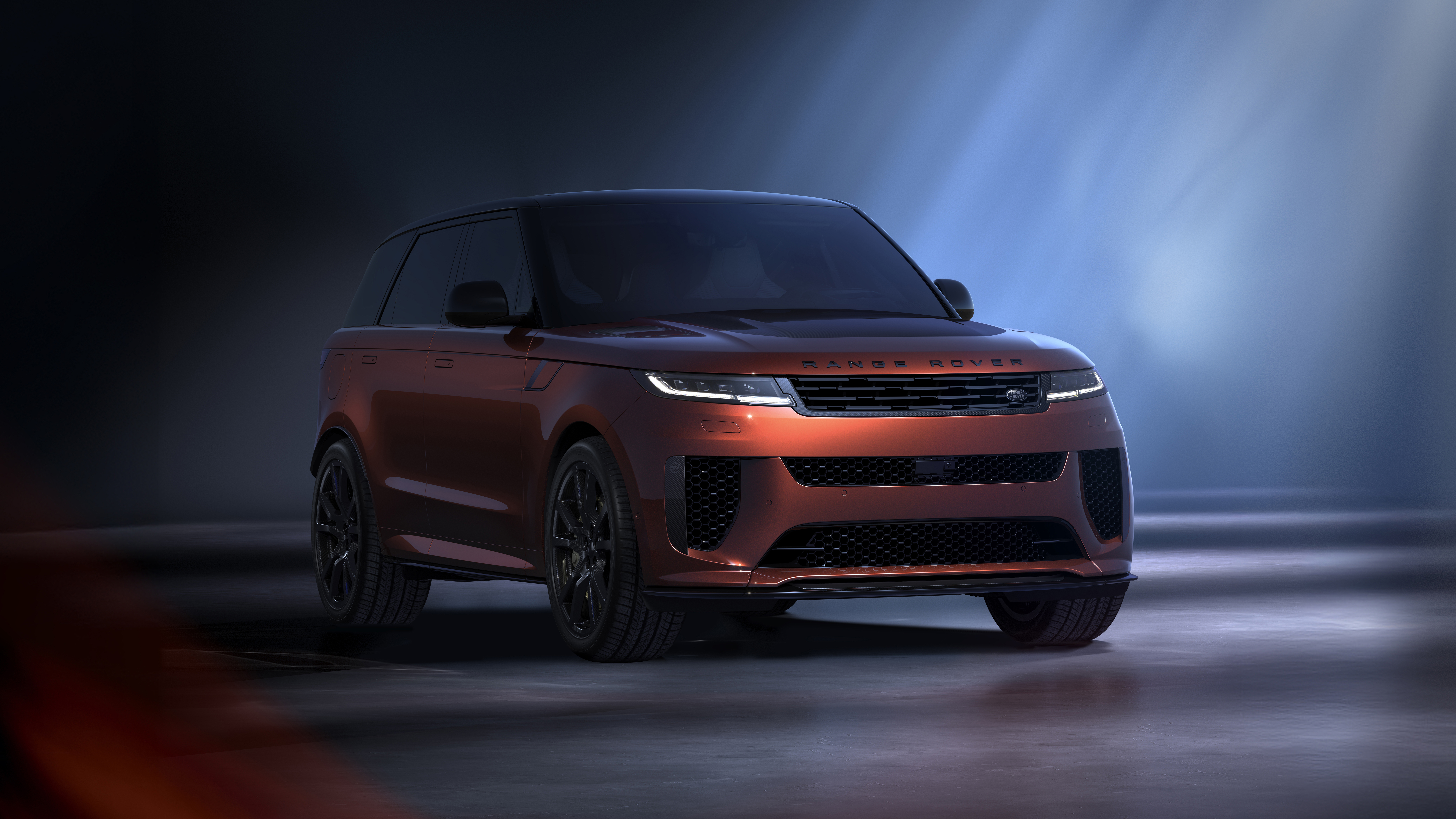 Range Rover front three-quarter for a worked GFV balloon payment example