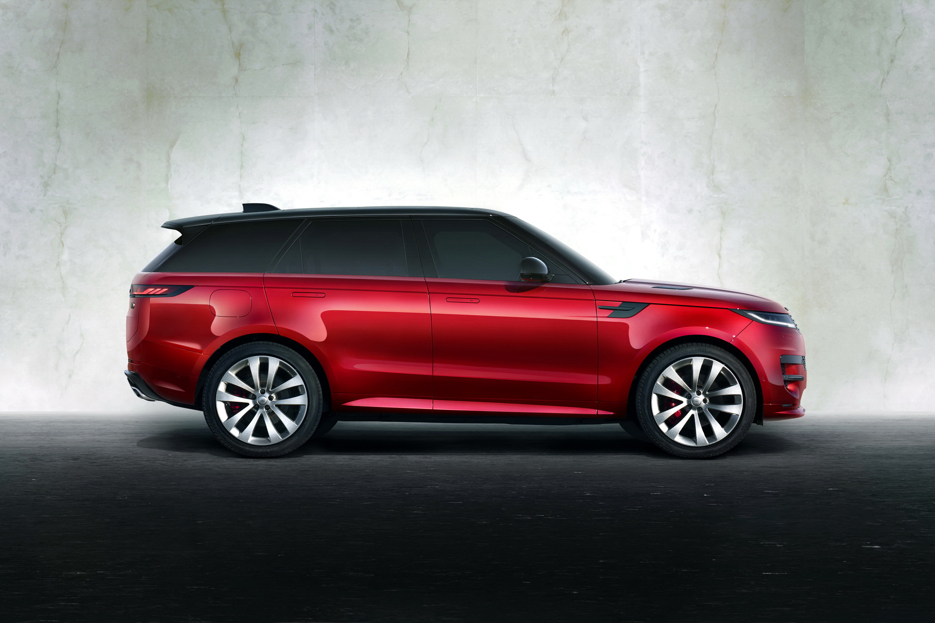 Range Rover Sport L461 detail, registration and software checks for approved used buyers