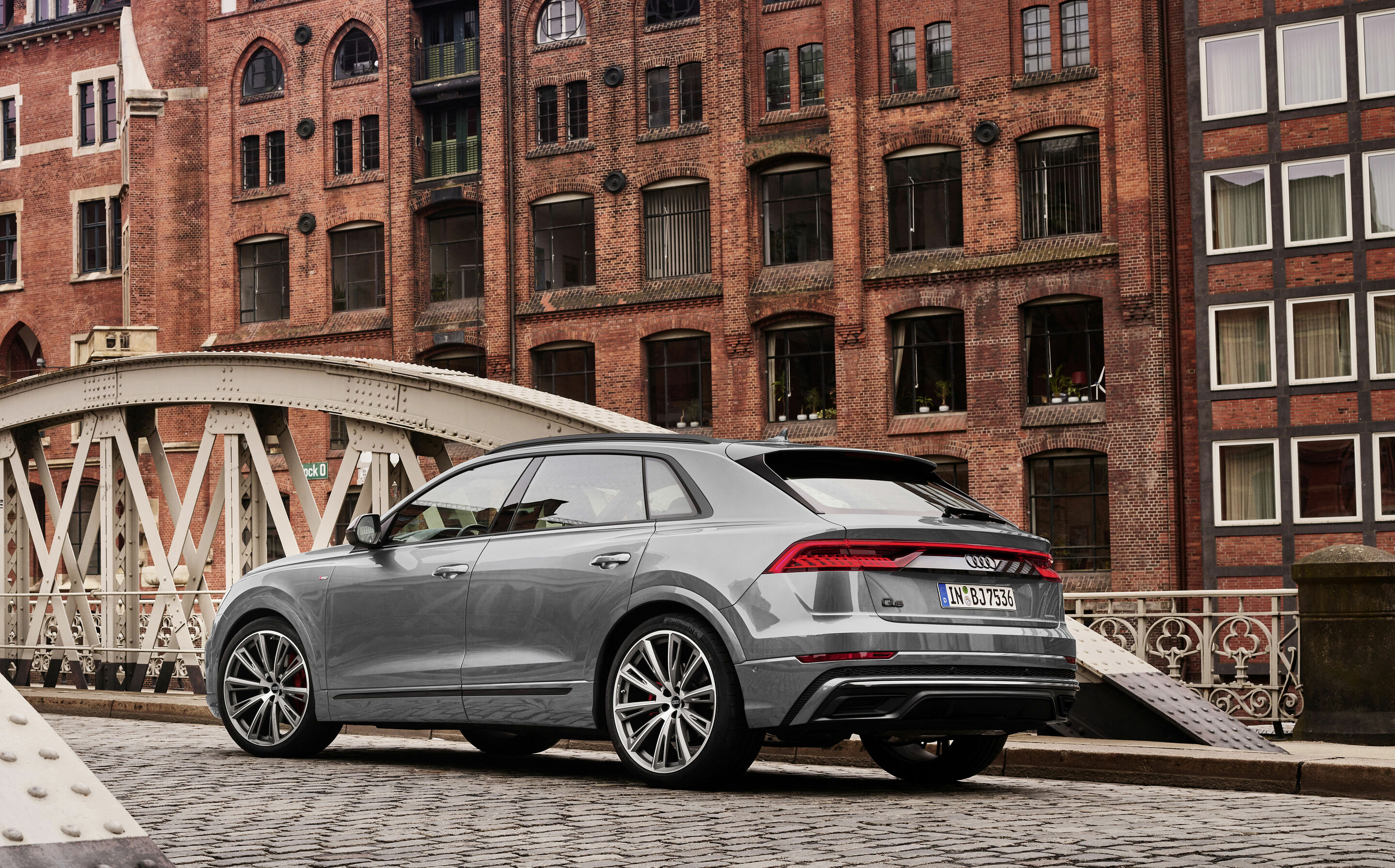 Audi SQ8 4.0 V8 rear three-quarter