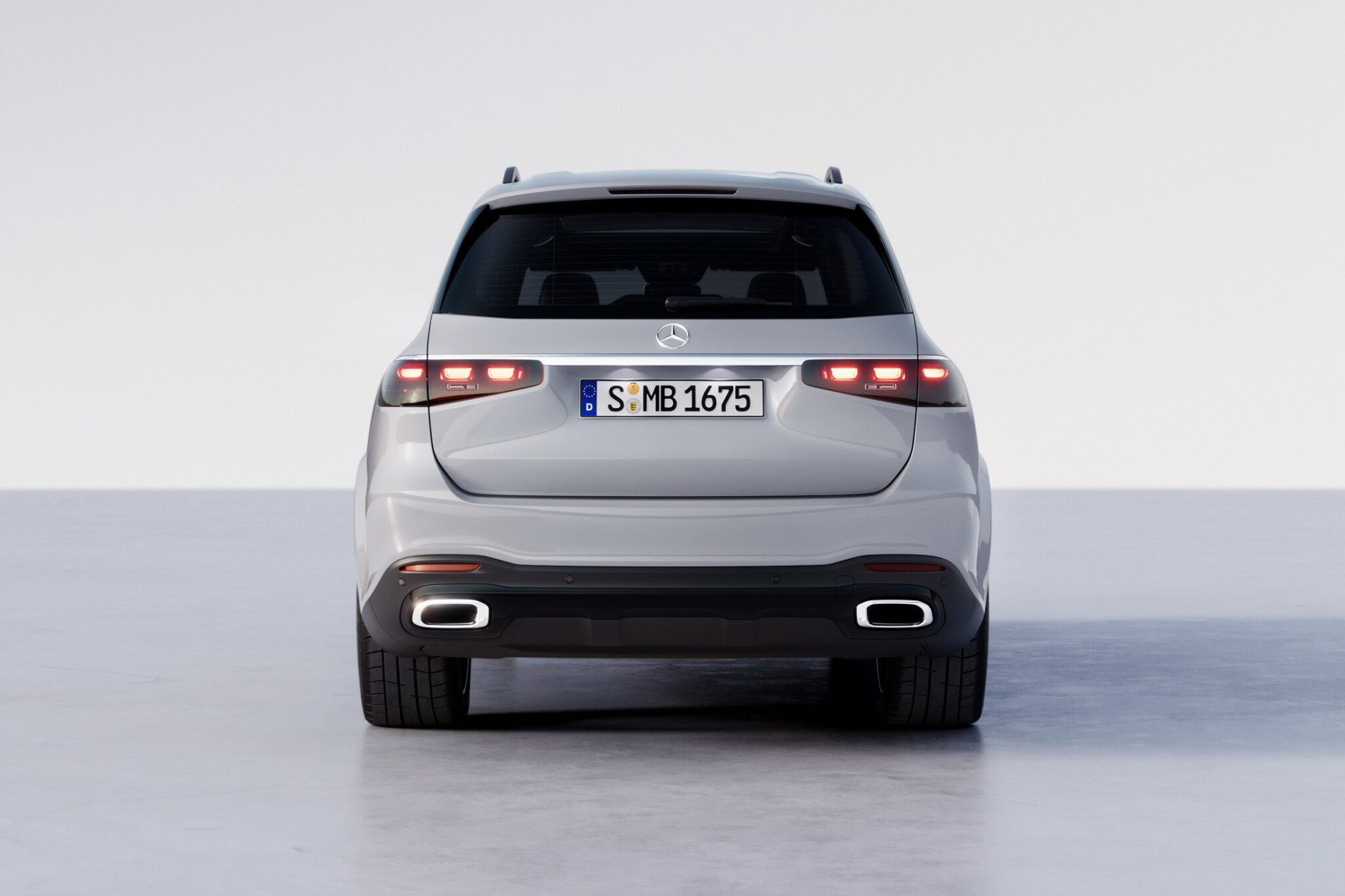 Mercedes-Benz GLS X167 rear view, used buyer's guide check of the seven-seat luxury SUV tailgate