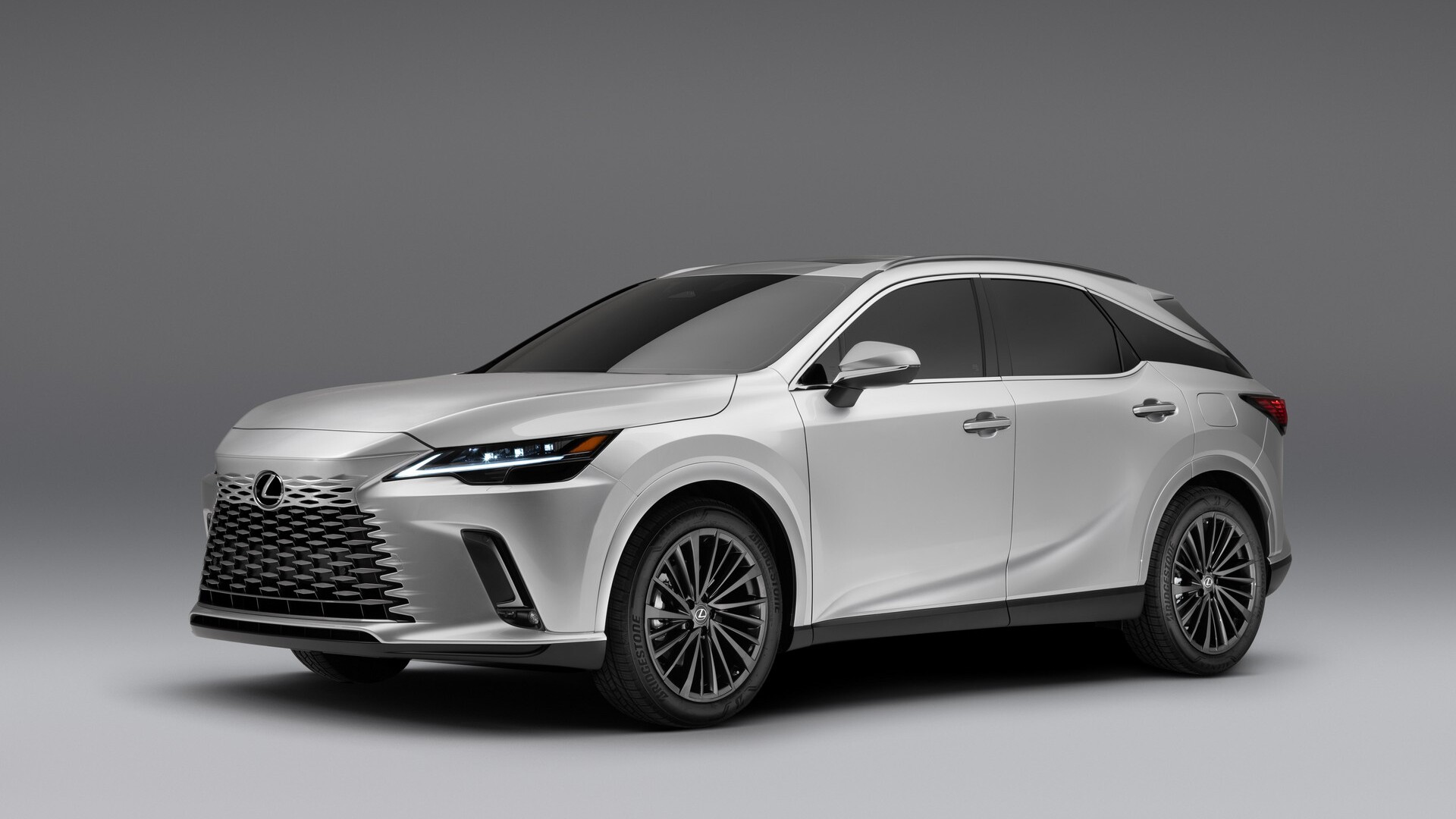Lexus RX 2026 side profile in silver