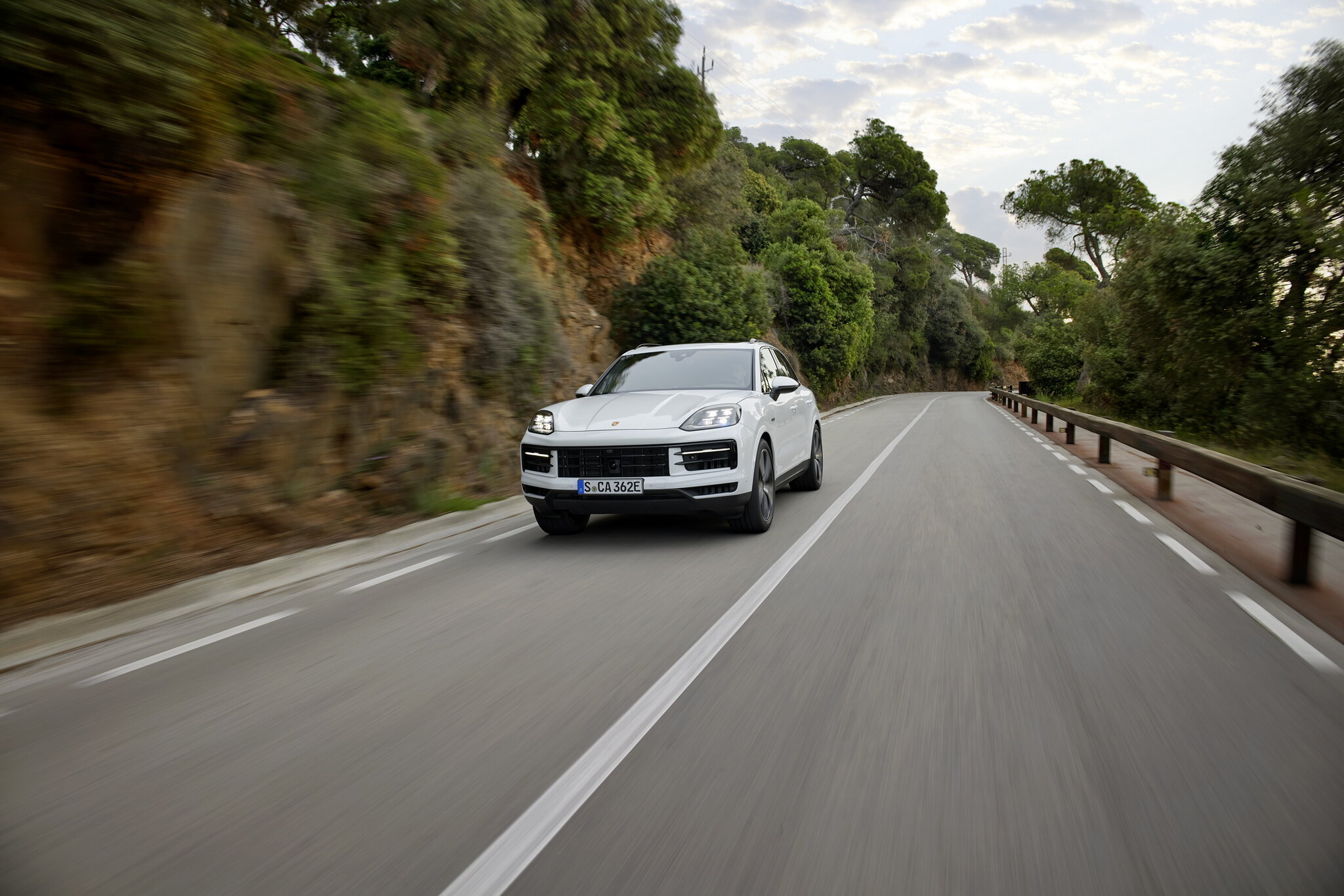 Porsche Cayenne E-Hybrid driving, company car tax guide