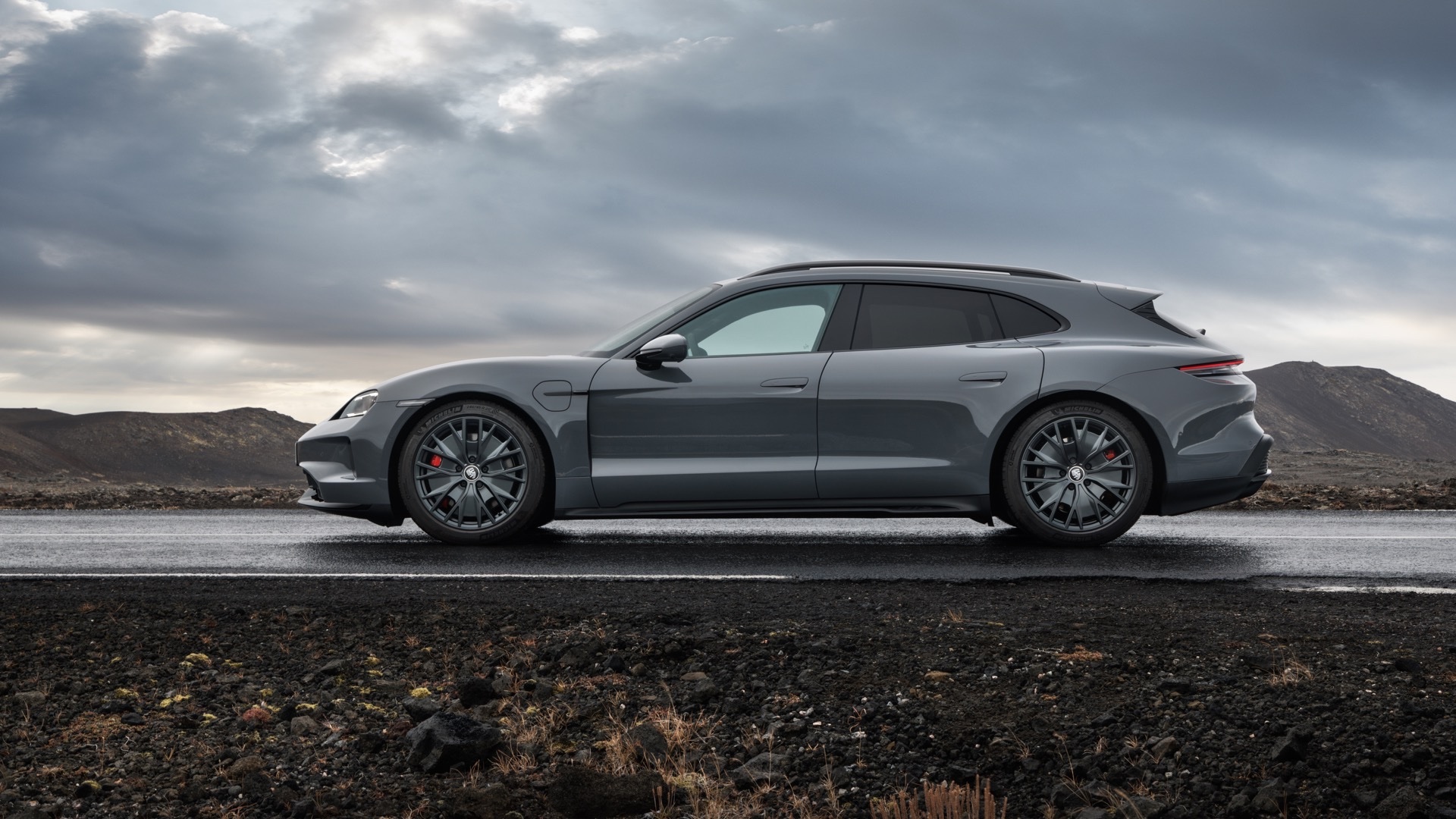 Used Porsche Taycan Sport Turismo estate, Porsche Approved used buy