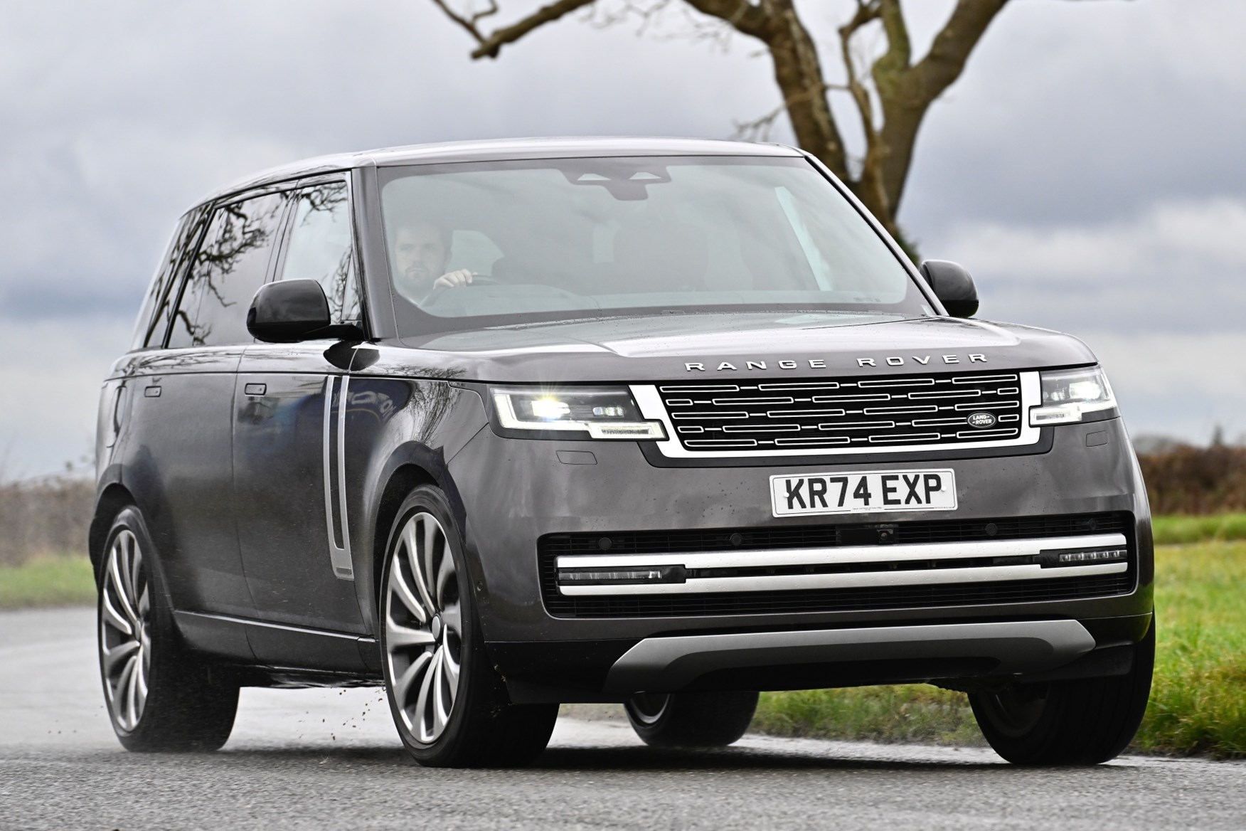 Range Rover SE D300, the lowest-cost engine to run across the 2026 line-up