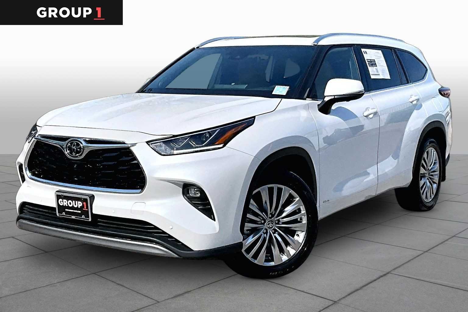 Toyota C-HR Hybrid used SUV on a UK forecourt