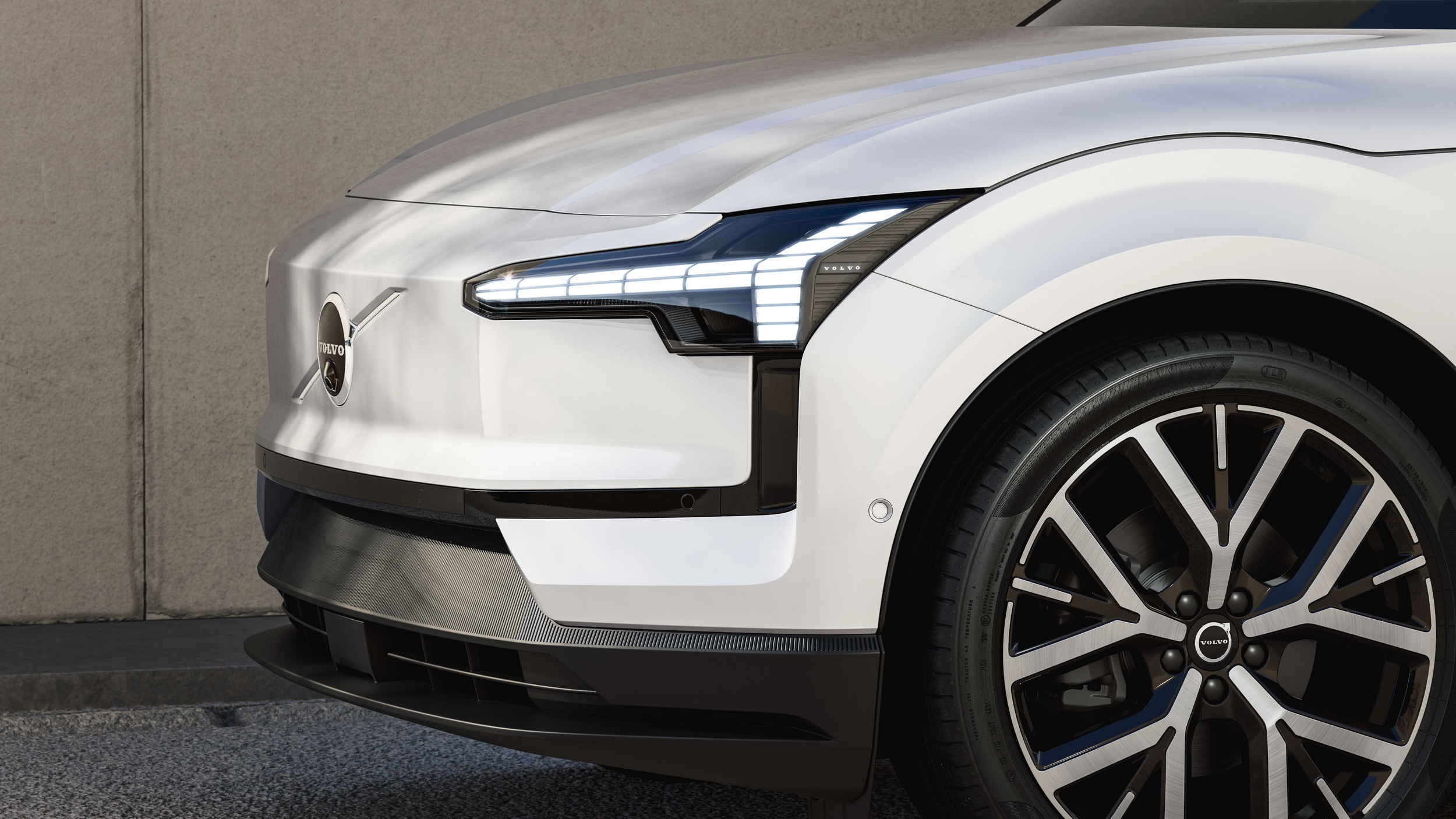 Volvo EX30 LFP entry variant front three-quarter detail