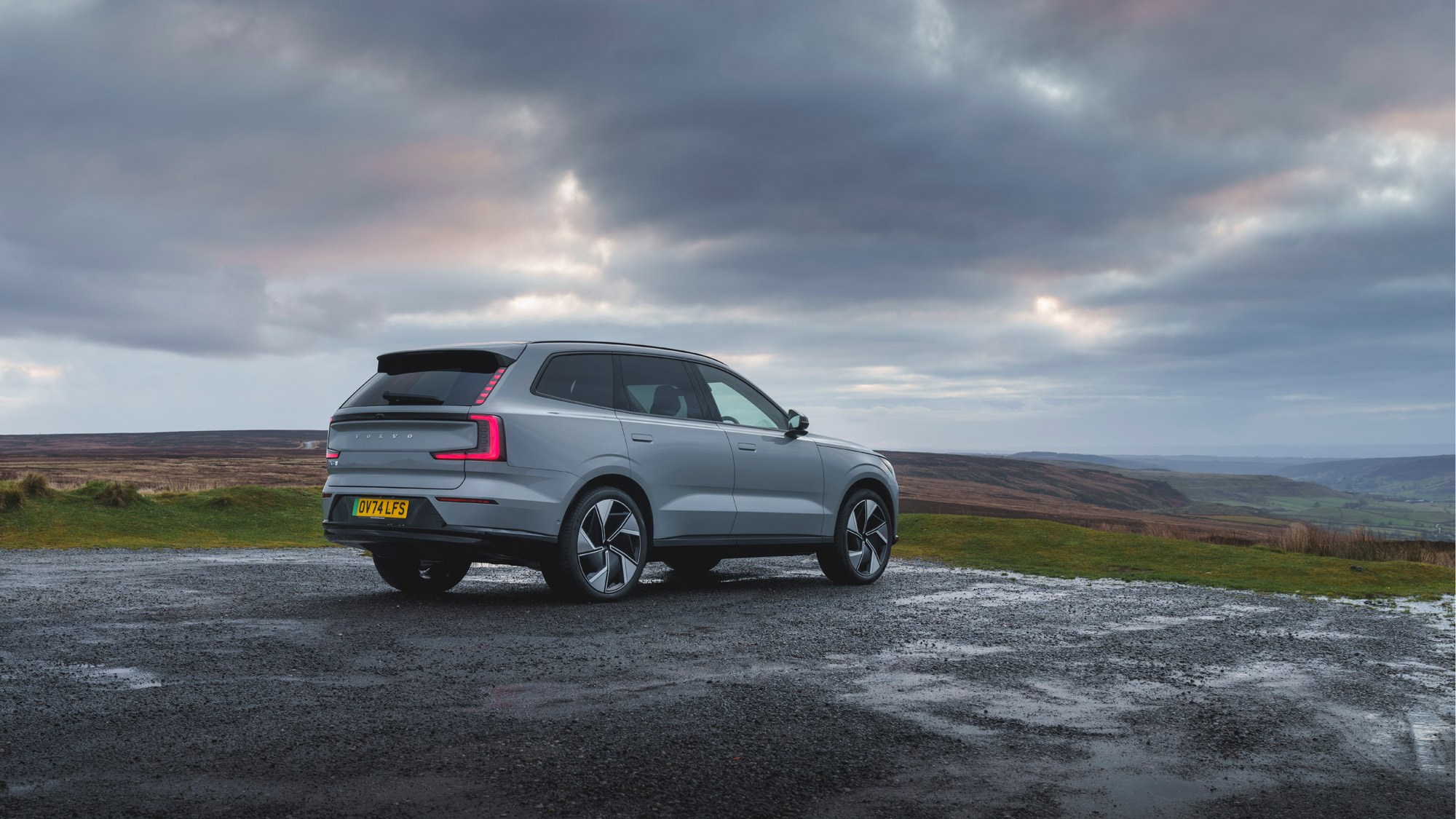 Volvo EX90 Single Motor Core, the seven-seat electric SUV that opens the 2026 UK range at £73,160